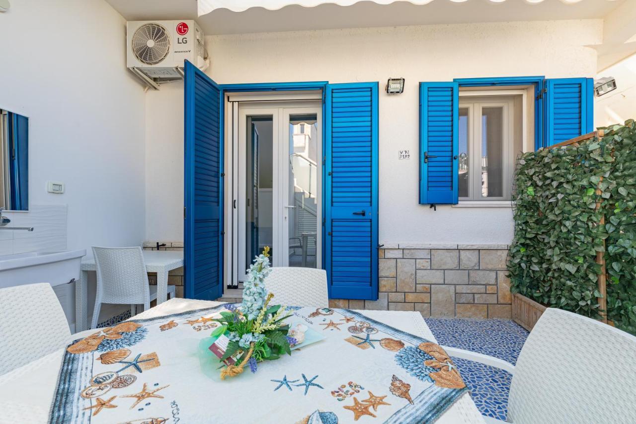 A Due Passi dal Mare Apartment Torre Lapillo Bagian luar foto