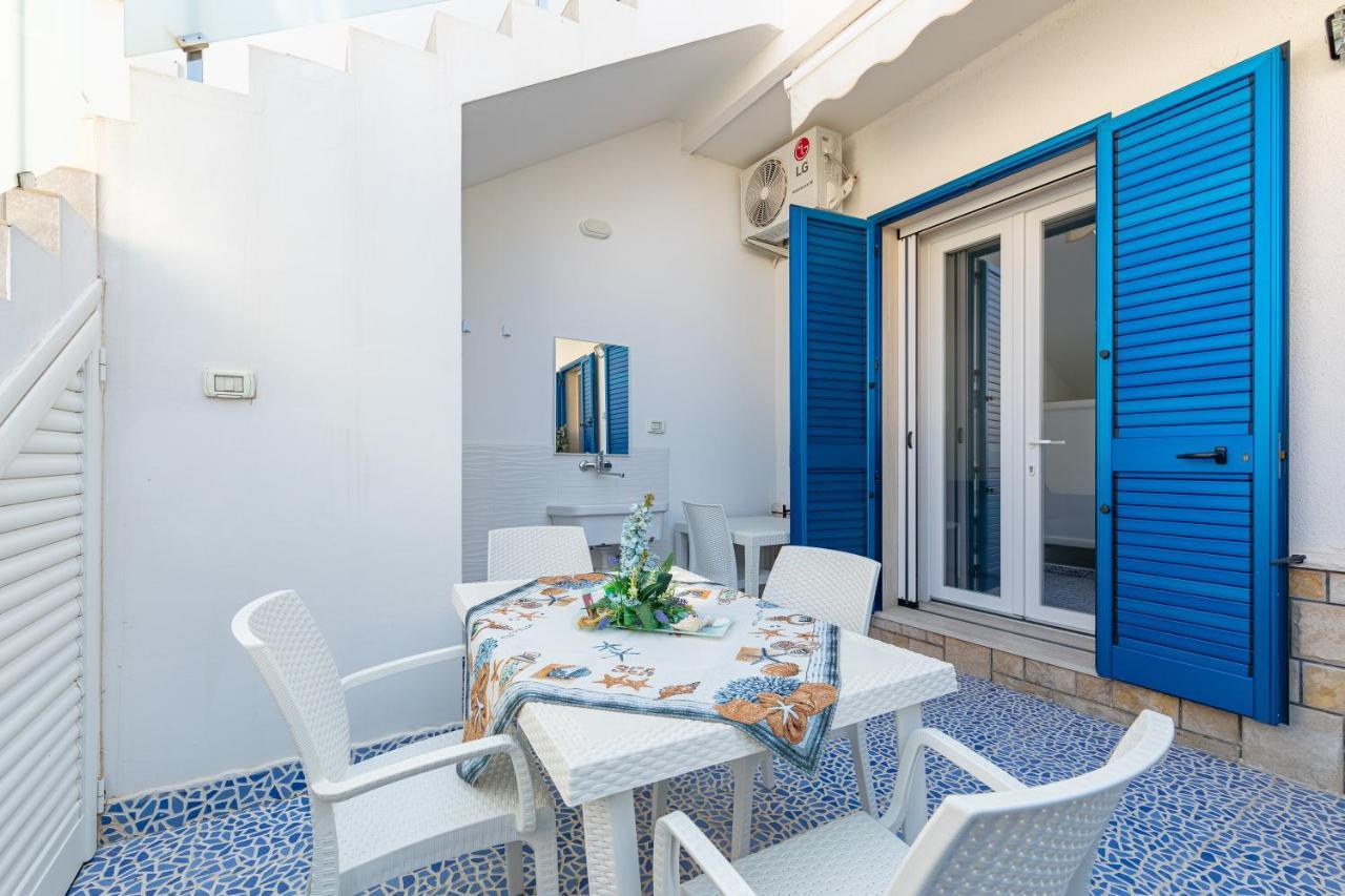 A Due Passi dal Mare Apartment Torre Lapillo Bagian luar foto