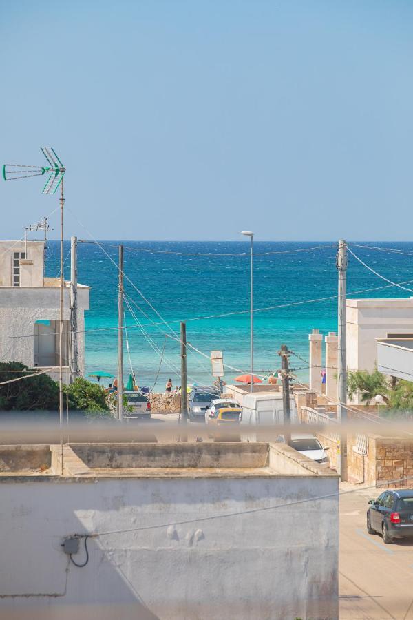 A Due Passi dal Mare Apartment Torre Lapillo Bagian luar foto